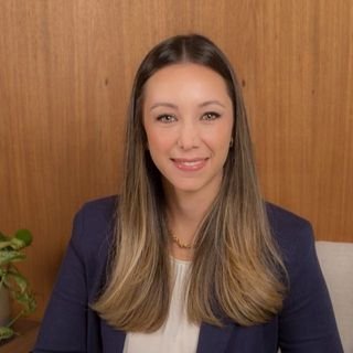 Dra. Bárbara V. G. Tavares