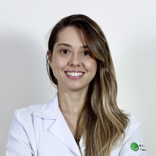 Dra. Thais Fischer