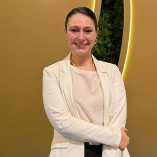 Dra. Ana Paula Pereira Plothow