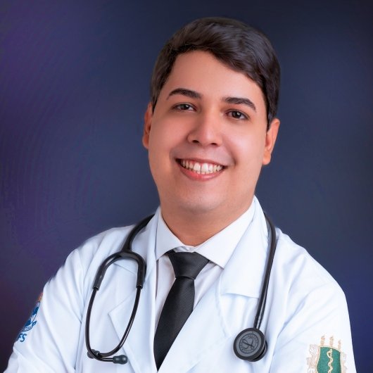 Dr. Lucas Oliveira Silva