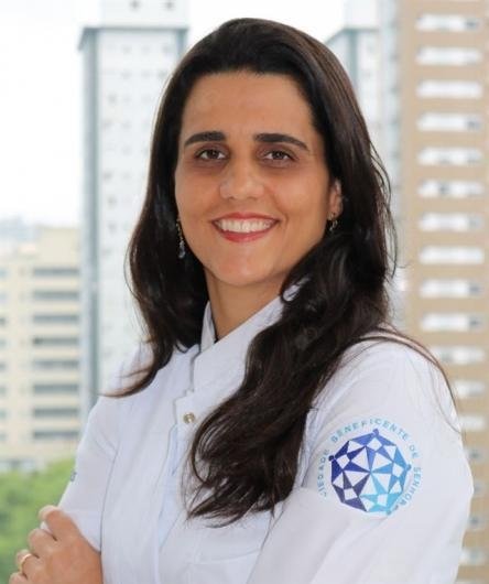 Dra. Amanda Machado Bernardo