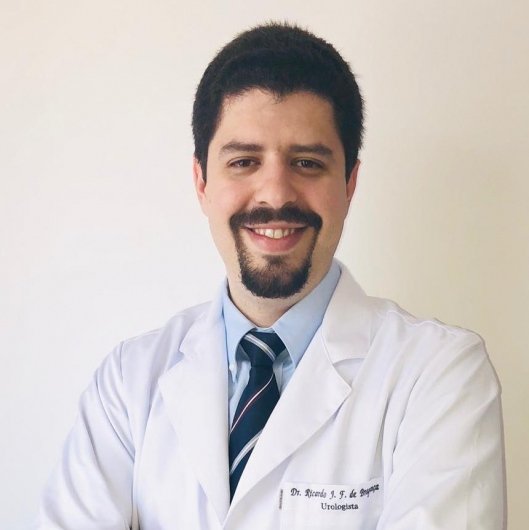 Dr. Ricardo Bragança