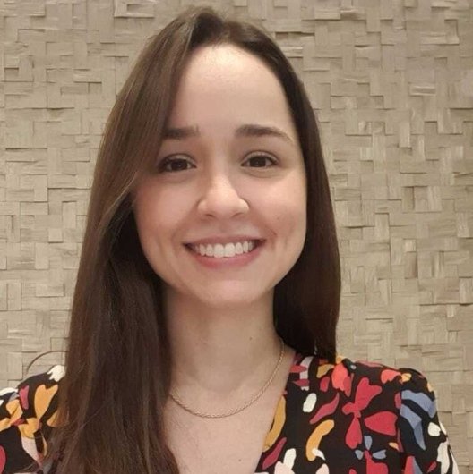 Dra. Bruna Feio de Oliveira