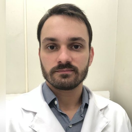 Dr. Matheus Farage