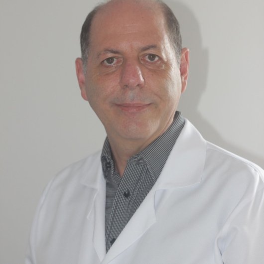 Dr. Nilson Becker