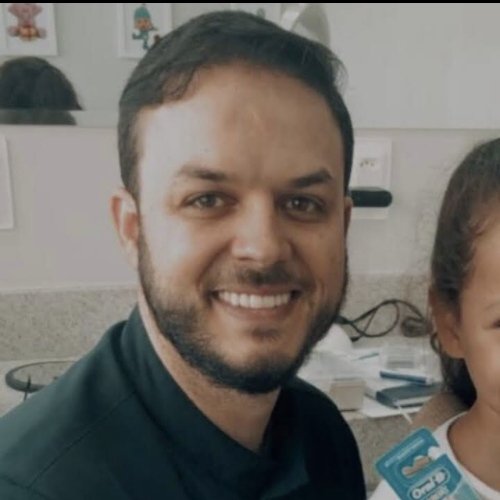 Dr. Caio César Soares Leite