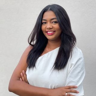 Dra. Sabrina Alves