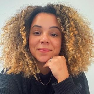 Dra. Larissa Carvalho e Silva