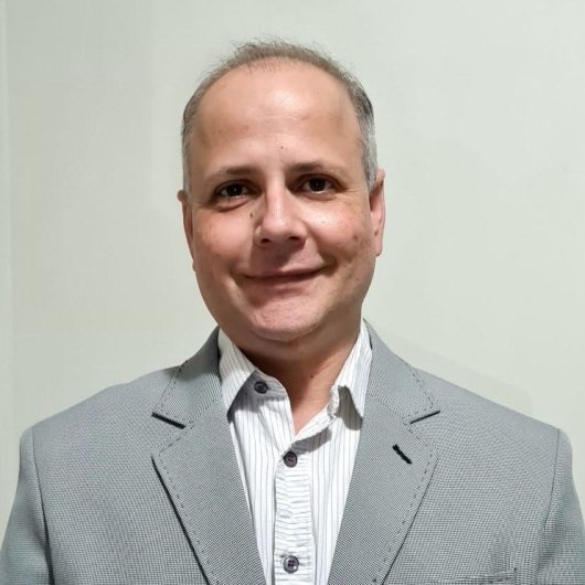 Dr. Arnaldo Moraes