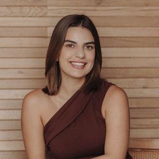 Dra. Bruna Calgaro Martins