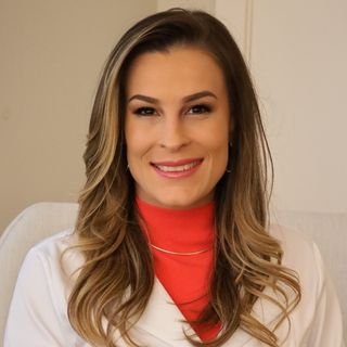 Dra. Mariana de Oliveira Marques