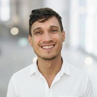 Dr. Gustavo Teixeira Caprio