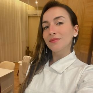 Dra. Lívia Maciel