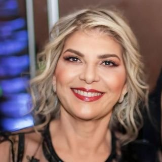 Dra. Rosana Souza Ferreira