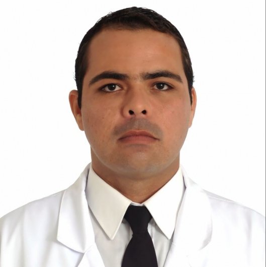 Dr. Roger Moura