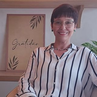 Angélica Thiengo Machado