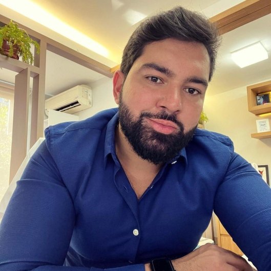 Dr. Álvaro Sales