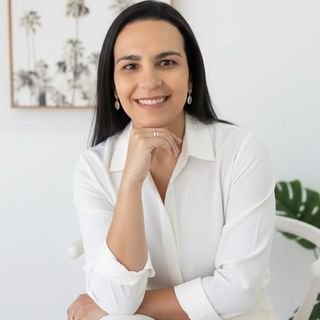 Dra. Renata Acelina Jayme Pires Perlin
