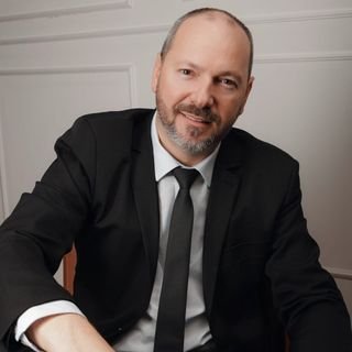 Dr. Renato Schmitz Gibim
