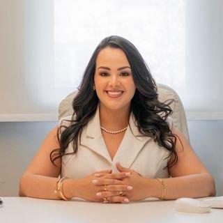 Dra. Ana Isabela Araujo Rocha