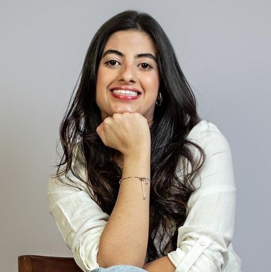 Dra. Raphaela Muniz