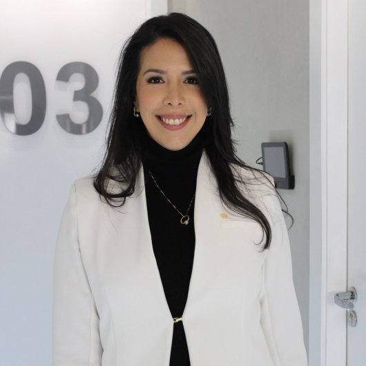 Dra. Karen Elizabeth Arce Vargas
