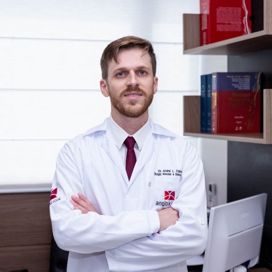 Dr. André Laurindo Cabral