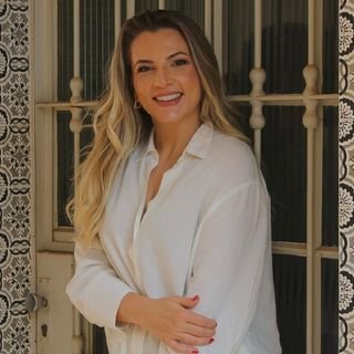 Dra. Mirella Oliveira Pereira