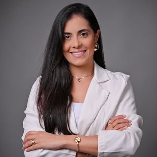 Dra. Amanda Carari
