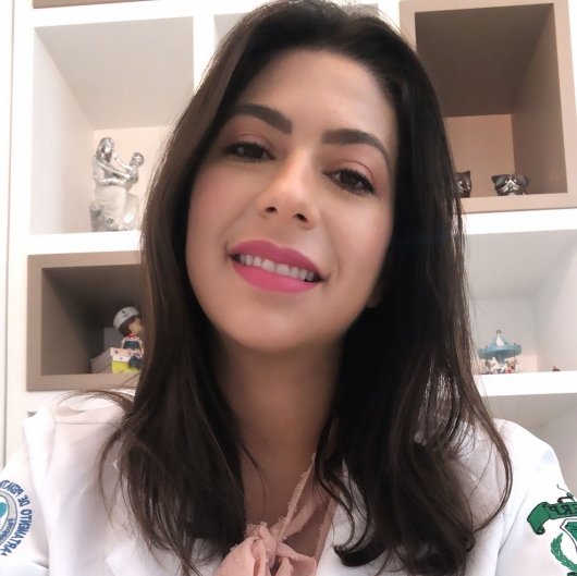 Dra. Camila Lima De Moura Matos