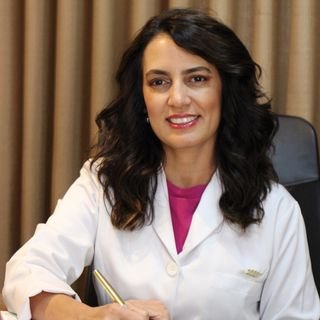 Luciana Goulart Machado .