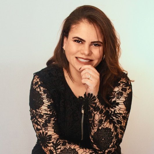 Candice Elen Alves Souza e Azevedo