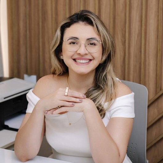 Dra. Camilla Neves Jacinto