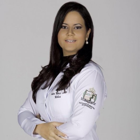 Dra. Isadora Matos Leite Melo
