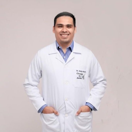 Dr. Roly Erlan Pardo Velasco