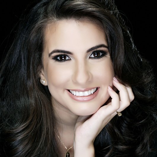 Dra. Débora Torres
