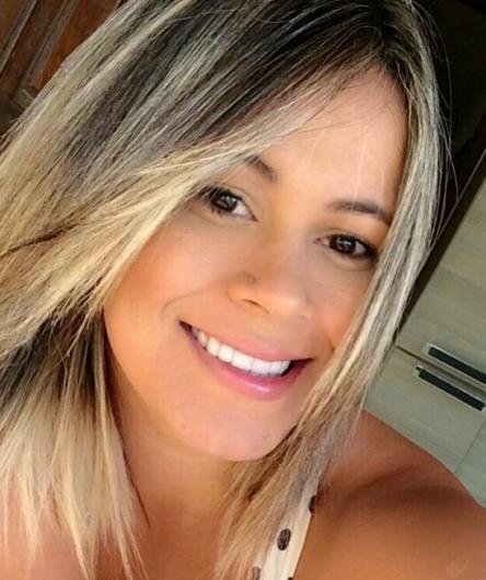 Dra. Ana Clara Oliveira