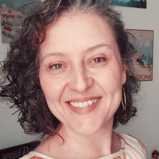 Dra. Carla Noschang
