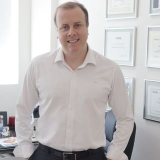 Dr. Fabricio Perino
