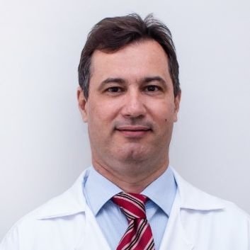 Dr. Luciano Sólia Násser
