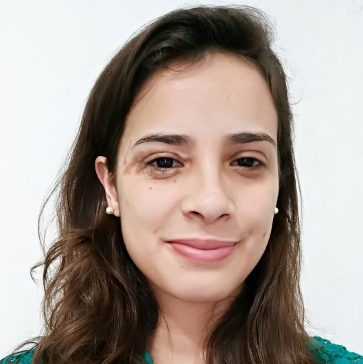 Dra. Aline Lopes Gomes