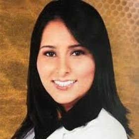 Dra. Thayana Lacerda de Almeida Paz