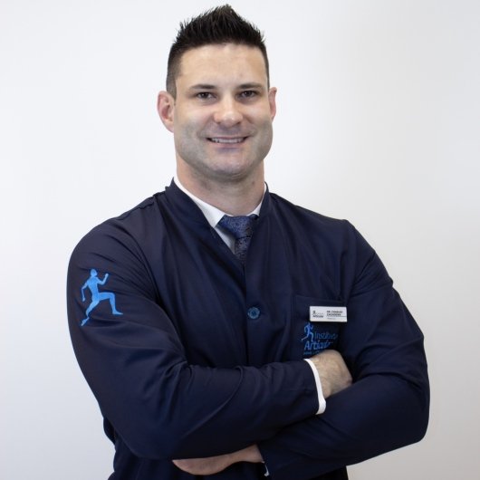 Dr. Charles Cachoeira