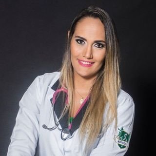 Dra. Karla Borges Valadares