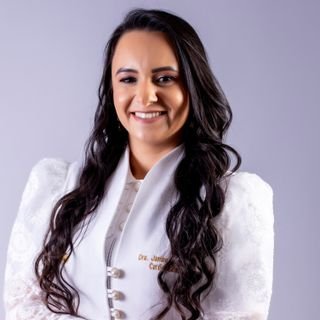 Dra. Janine Magalhães Carneiro