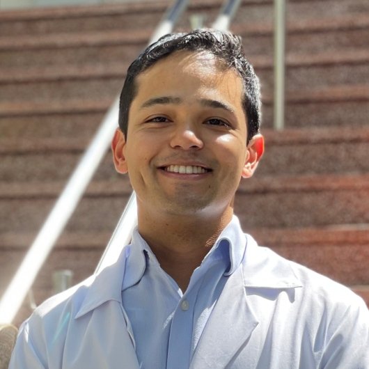 Dr. Guilherme Takitani