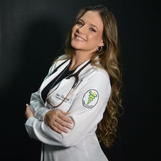 Dra. Júlia Barbotti