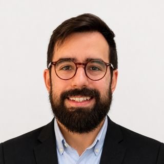 Dr. Lucas Giraldelli