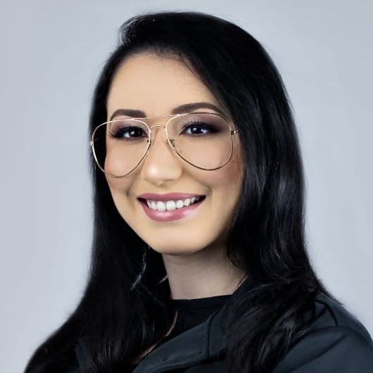 Dra. Mayra Oliveira