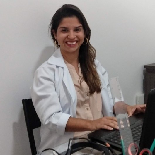 Dra. Livia Gomes da Silva